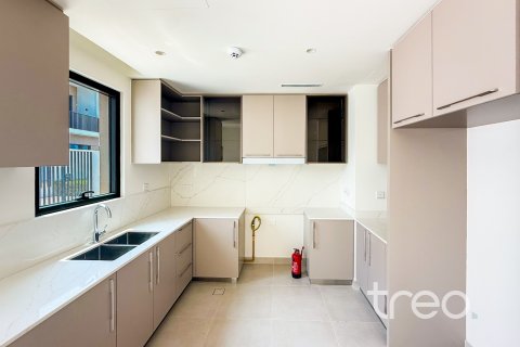 Adosado en Arabian Ranches 3, Dubai, 4 dormitorios, 218.04 m², № 139938 - foto 4