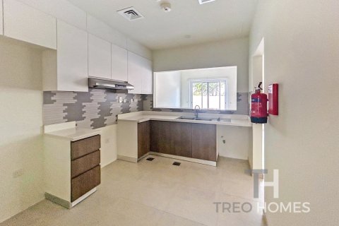 Townhouse in Dubai 2 bedrooms, 166 sq.m. № 16822 - photo 3