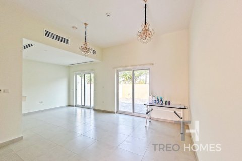 Townhouse in Dubai 2 bedrooms, 166 sq.m. № 16822 - photo 2