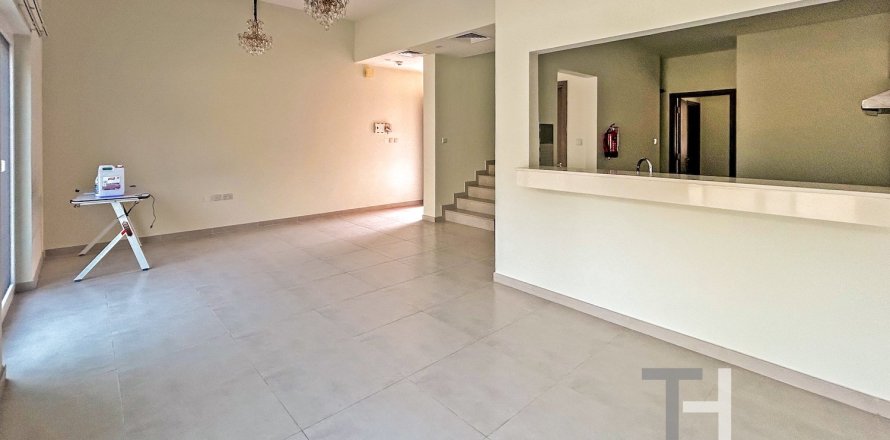 Townhouse in Dubai 2 bedrooms, 166 sq.m. № 16822