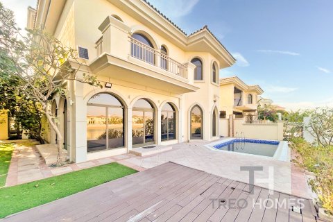 Villa à Palm Jumeirah, Dubai, 4 chambres, 465 m², № 16825 - photo 1