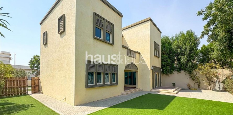 Villa en Jumeirah Park, Dubai, 3 dormitorios, 285 m², № 44477