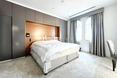 Снять в аренду виллу в Legacy, Jumeirah Park, Дубай: 3 спальни, 285м², № 44476 - фото 2