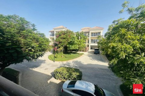 Villa in Dubai 4 bedrooms, 635.8 sq.m. № 109323 - photo 2