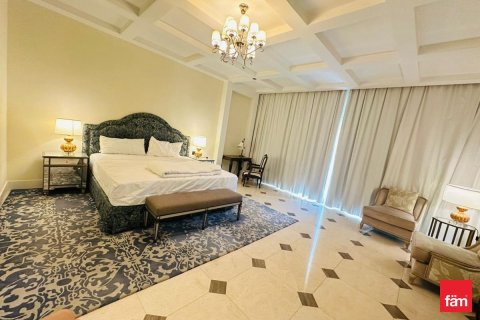 Villa in Dubai 4 bedrooms, 635.8 sq.m. № 109323 - photo 7