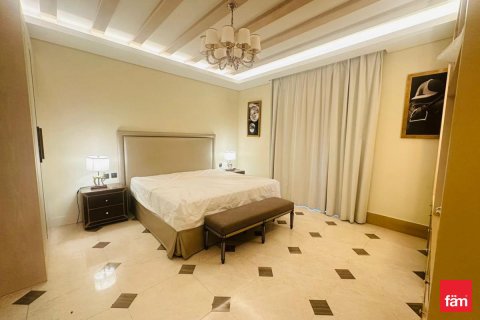 Villa in Dubai 4 bedrooms, 635.8 sq.m. № 109323 - photo 5
