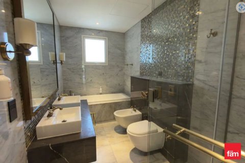Villa in Dubai 4 bedrooms, 635.8 sq.m. № 109323 - photo 9