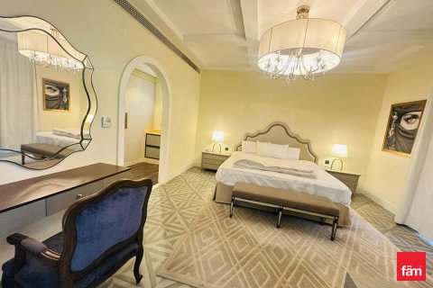 Villa in Dubai 4 bedrooms, 635.8 sq.m. № 109323 - photo 6
