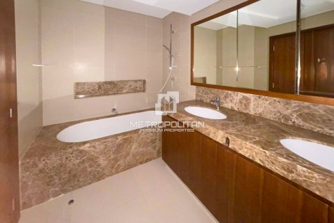Apartment in Vida Residence, The Hills, Dubai 3 bedrooms, 185 sq.m. № 14616 - photo 14