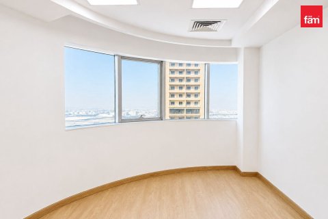 Снять в аренду офис в Аль-Барше, Дубай: 64м², № 135149 - фото 9