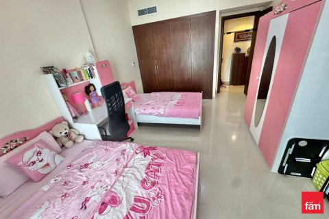 Купить квартиру в Дубае: 3 спальни, 185м², № 90196 - фото 8