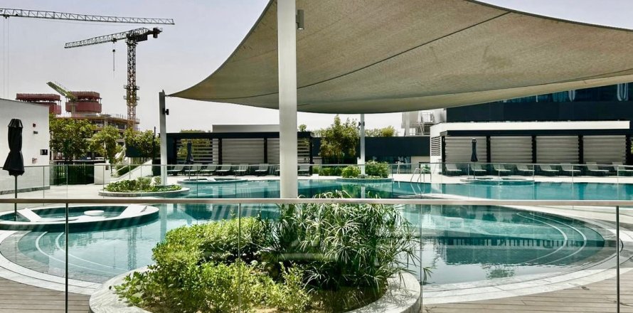 Квартира в Дубае, 2 спальни, 76.2м², № 72181