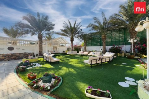 Villa en Al Barsha, Dubai, 10 dormitorios, 1393.5 m², № 72180 - foto 12