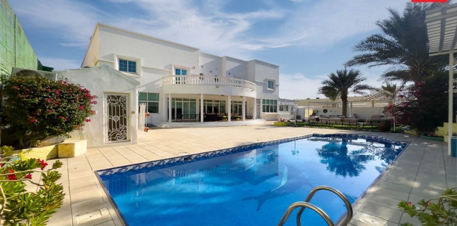 Вилла в Аль-Барше, Дубай, 10 спален, 1393.5м², № 72180