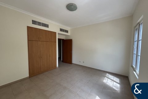 Apartment in Dubai Investment Park, Dubai 3 bedrooms, 244 sq.m. № 98860 - photo 11