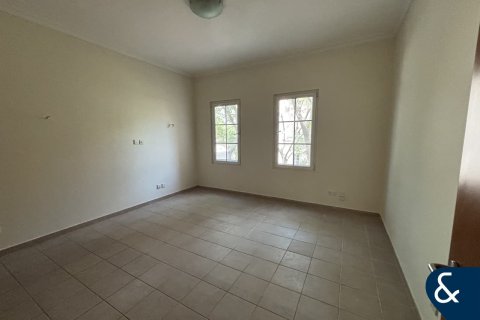 Apartment in Dubai Investment Park, Dubai 3 bedrooms, 244 sq.m. № 98860 - photo 13