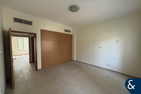 Apartment in Dubai Investment Park, Dubai 3 bedrooms, 244 sq.m. № 98860 - photo 14