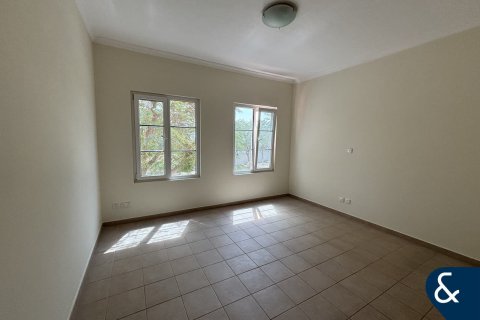 Apartment in Dubai Investment Park, Dubai 3 bedrooms, 244 sq.m. № 98860 - photo 12