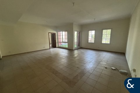 Apartment in Dubai Investment Park, Dubai 3 bedrooms, 244 sq.m. № 98860