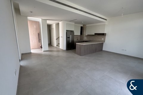 Villa in Mudon, Dubai 4 bedrooms, 244 sq.m. № 98789 - photo 3