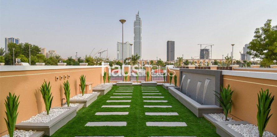 Adosado en Jumeirah Village Triangle, Dubai, 2 dormitorios, 152 m², № 43825