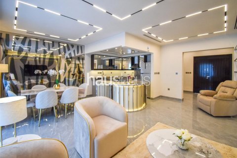 Adosado en Jumeirah Village Triangle, Dubai, 2 dormitorios, 152 m², № 43825 - foto 2