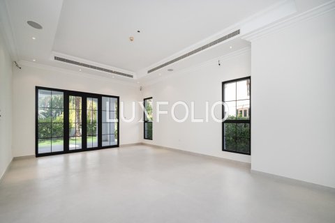 Villa en Jumeirah Golf Estates, Dubai, 6 dormitorios, 1326 m², № 45542 - foto 7