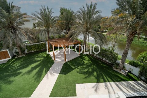 Villa en Jumeirah Golf Estates, Dubai, 6 dormitorios, 1326 m², № 45542 - foto 3