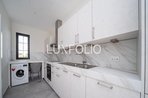 Villa en Jumeirah Golf Estates, Dubai, 6 dormitorios, 1326 m², № 45542 - foto 15