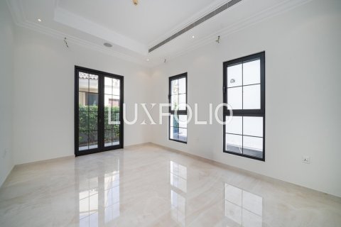Villa en Jumeirah Golf Estates, Dubai, 6 dormitorios, 1326 m², № 45542 - foto 11