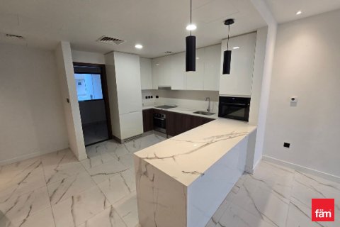 Снять в аренду таунхаус в Дубае: 4 спальни, 187.8м², № 97724 - фото 7