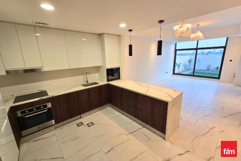 Снять в аренду таунхаус в Дубае: 4 спальни, 187.8м², № 97724 - фото 6