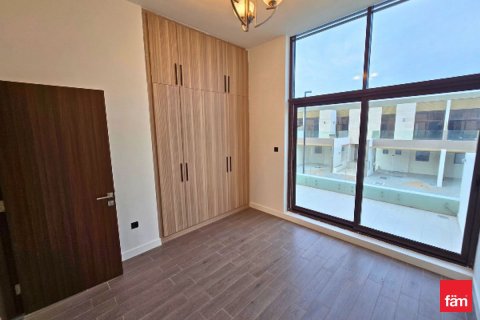 Снять в аренду таунхаус в Дубае: 4 спальни, 187.8м², № 97724 - фото 14