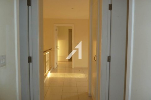 Villa in The Lakes, Dubai 3 bedrooms, 380 sq.m. № 89055 - photo 14