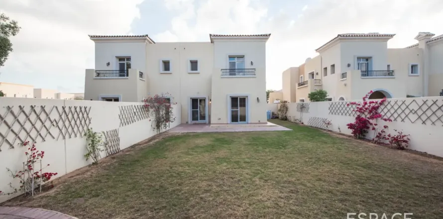 Villa in The Lakes, Dubai 3 bedrooms, 209 sq.m. № 122731