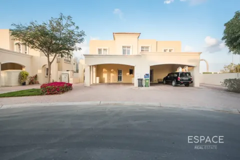 Villa in The Lakes, Dubai 3 bedrooms, 209 sq.m. № 122731 - photo 14