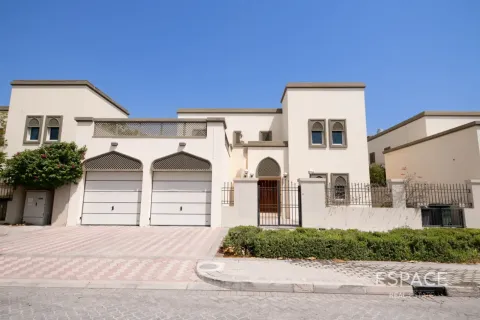 فيلا في Regional, Jumeirah Park, دبي 4 غرف نوم, 471 م² رقم 122733 - صورة 2