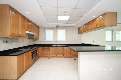 فيلا في Regional, Jumeirah Park, دبي 4 غرف نوم, 471 م² رقم 122733 - صورة 6