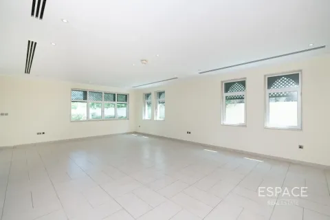 فيلا في Regional, Jumeirah Park, دبي 4 غرف نوم, 471 م² رقم 122733 - صورة 3