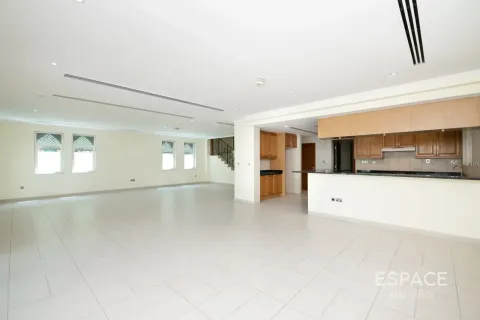 فيلا في Regional, Jumeirah Park, دبي 4 غرف نوم, 471 م² رقم 122733 - صورة 5