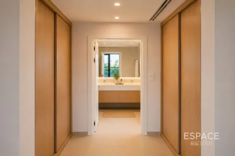 Townhouse in Jebel Ali, Dubai 4 bedrooms, 286 sq.m. № 122729 - photo 4