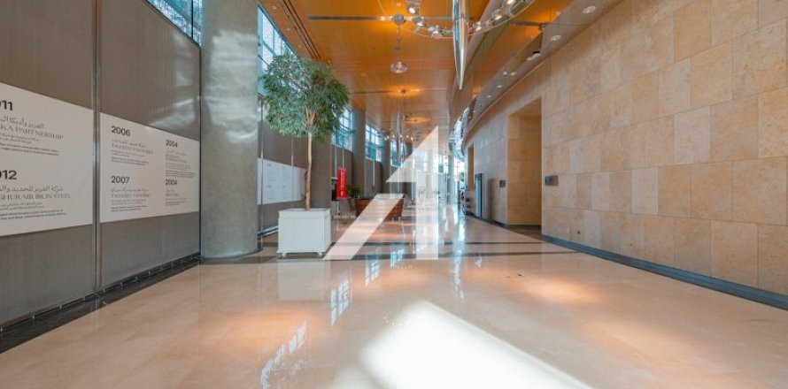 Oficina en Dubai, 1653.7 m², № 12389