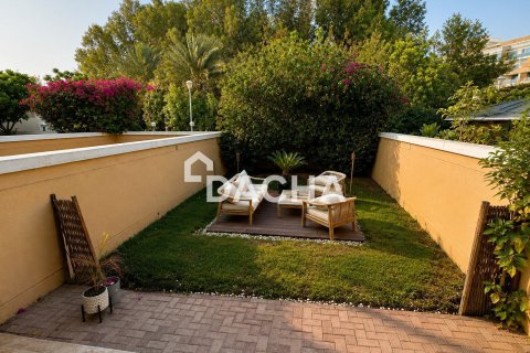 Townhouse in Jumeirah Village Triangle, Dubai 1 bedroom, 152 sq.m. № 124417 - photo 18