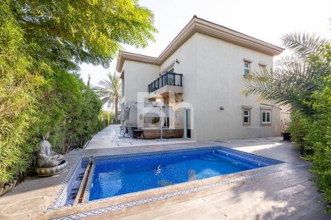 Снять в аренду виллу в Jumeirah Islands, Дубай: 4 спальни, 511м², № 23023 - фото 18