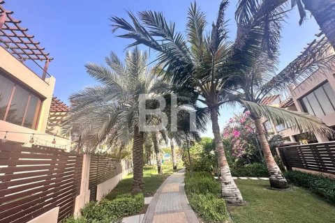 Снять в аренду таунхаус в Jumeirah Islands, Дубай: 4 спальни, 334м², № 23019 - фото 6