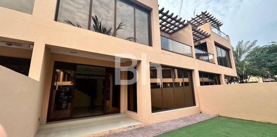 Таунхаус в Jumeirah Islands, Дубай, 4 спальни, 334м², № 23019