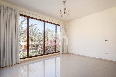 Снять в аренду таунхаус в Jumeirah Islands, Дубай: 4 спальни, 334м², № 23019 - фото 21