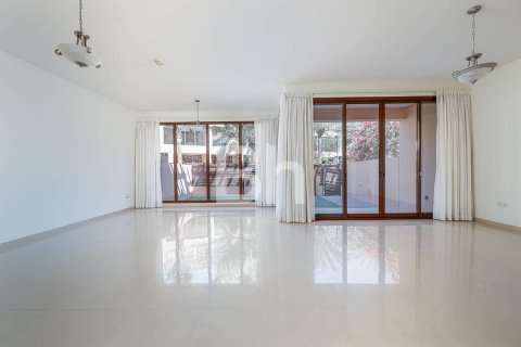 Снять в аренду таунхаус в Jumeirah Islands, Дубай: 4 спальни, 334м², № 23019 - фото 10