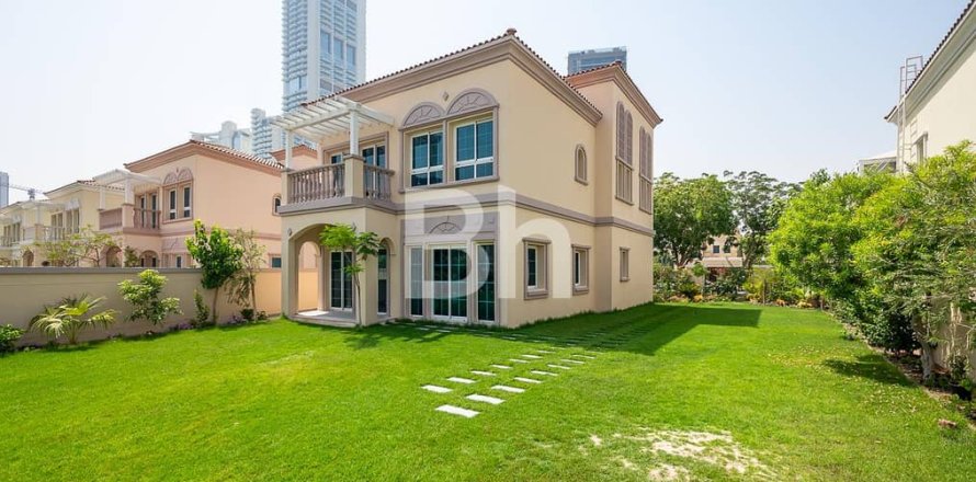 Villa in Jumeirah Village Triangle, Dubai 2 bedrooms, 278 sq.m. № 23017