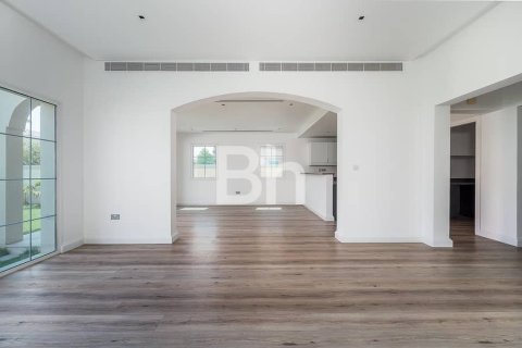 Villa in Jumeirah Village Triangle, Dubai 2 bedrooms, 278 sq.m. № 23017 - photo 4